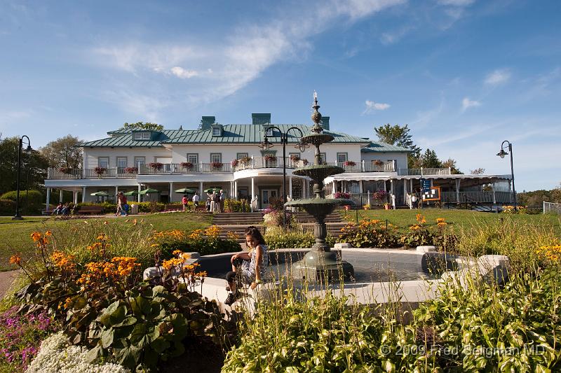 20090828_224049 D300.jpg - Montmorency Manor at the top of the Falls.  Nice view.   One can get here by cable car (or by road)